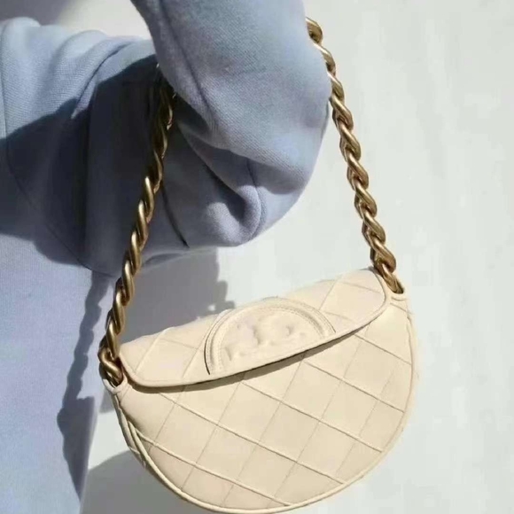 Tory Burch Fleming Half Moon Cream Quilted Shoulder Bag - Picture 6 of 9